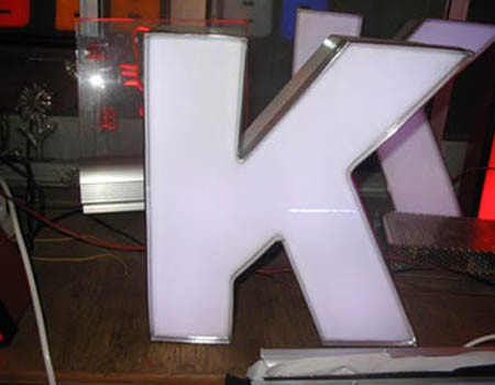 不銹鋼包邊發光字2